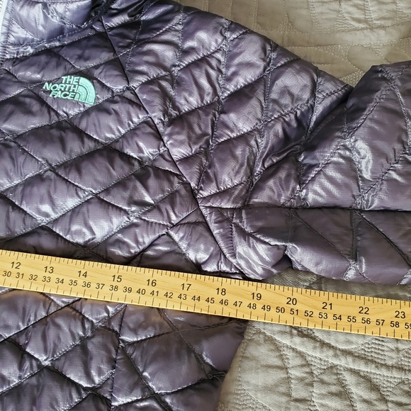 The North Face Thermoball Hooded Jacket - Picture 13 of 14